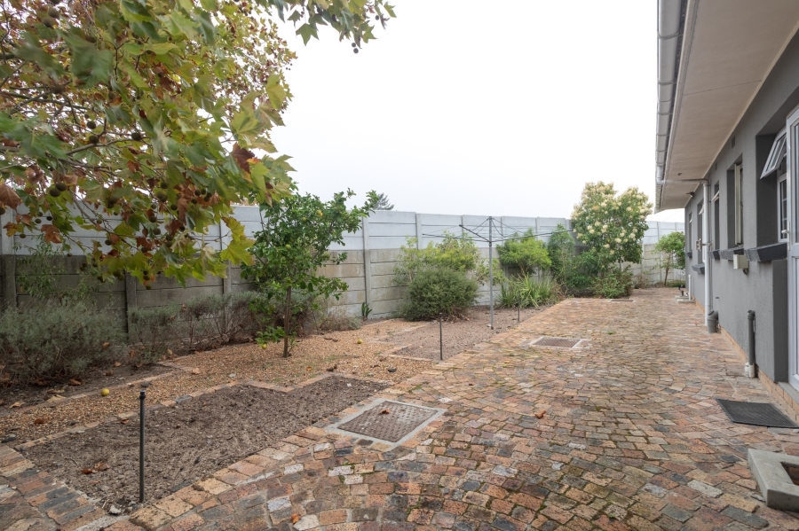 4 Bedroom Property for Sale in Schoongezicht Western Cape